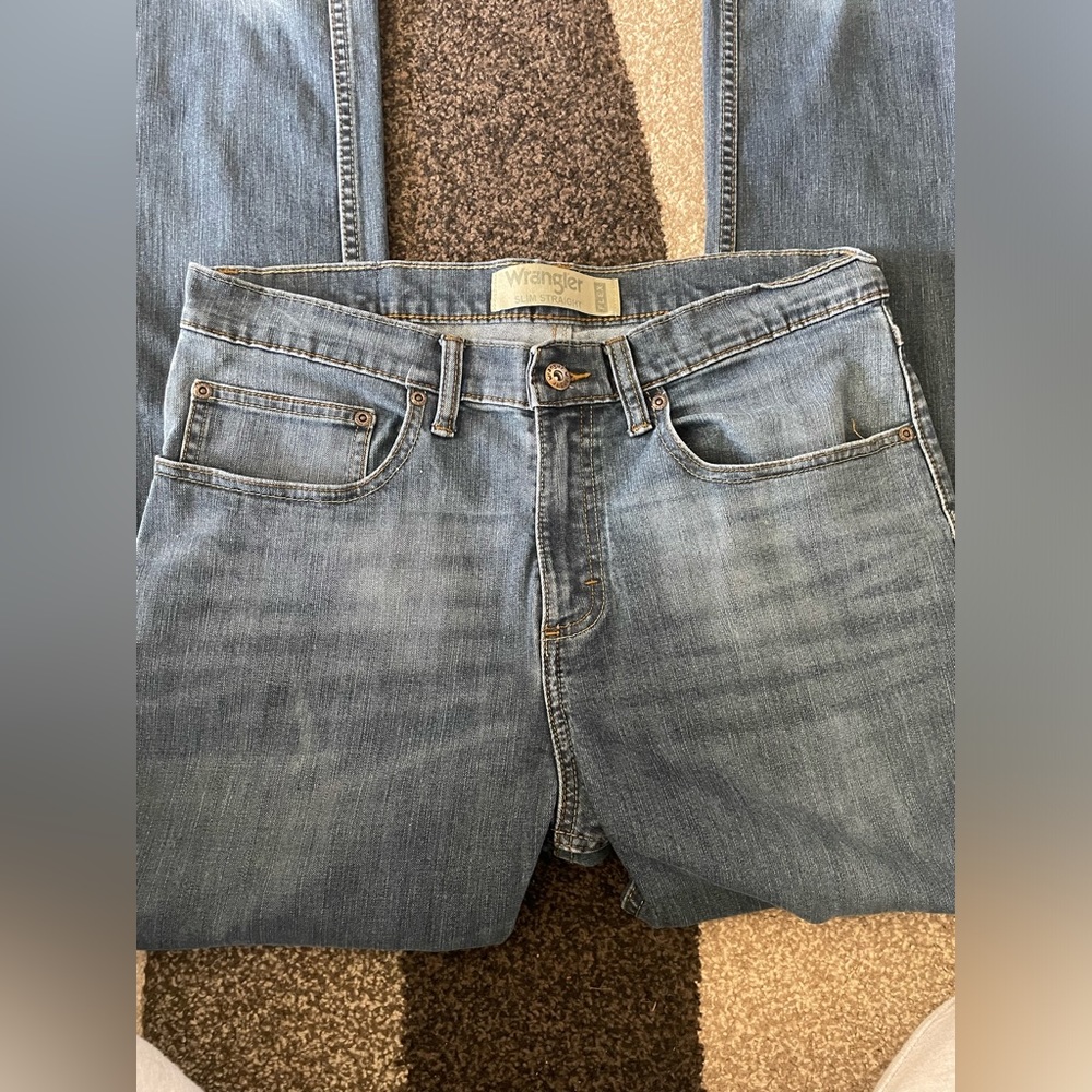 Mens 33x30 Wrangler jeans